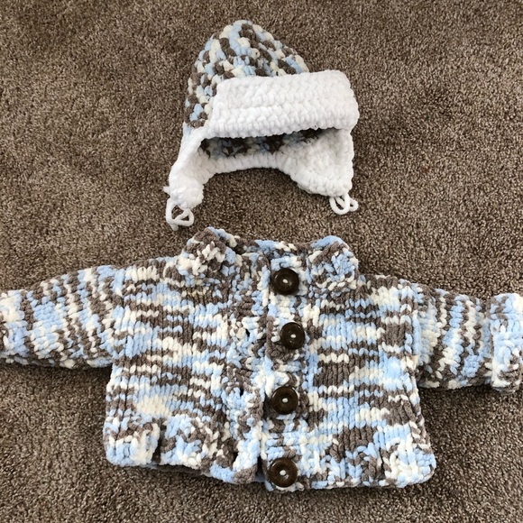 💚Handmade sweater and matching hat 💚 - Picture 1 of 2